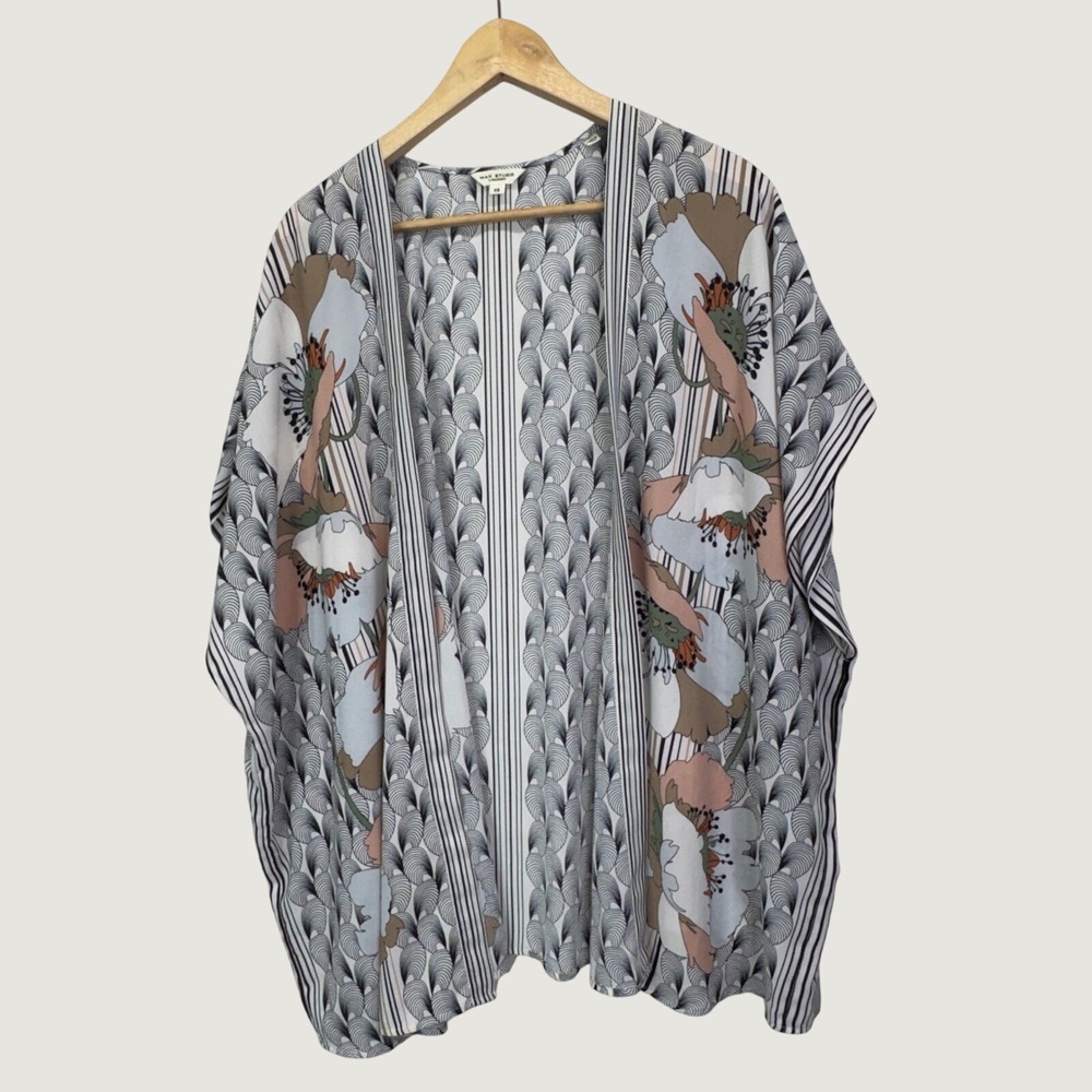 Max Studio London Kimono Cardigan XS White Floral Boho Airy Summer Shrug Wrap‎